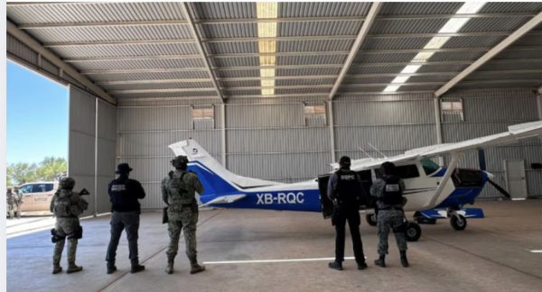 Incautan en hangar avión ultraligero pirata y drogas en Mexicali: pertenecería a Los Rusos, brazo armado de Los Mayos
